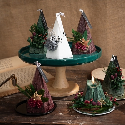 Çiçek Piramit Tipi Koni Noel Ağacı Ayağı Mum Dumansız Beyaz Yeşil Kırmızı 140g