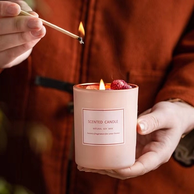 AROMA EV Özel Etiket Pembe Romantik Aromaterapi Lüks Kurutulmuş Çiçek Kokulu Soya Balmumu Olaylar Sahnesi İçin Mumlar