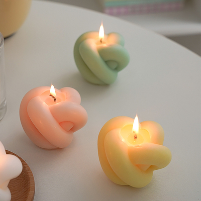 AROMA EV El Yapımı Ev Dekorasyon Sevimli Küçük Büküm Sihirli Top Düğüm Şekli Koku Soya Balmumu Oyma Mum