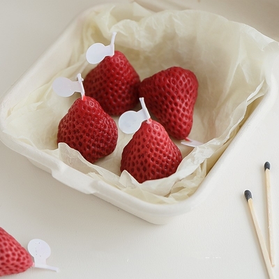 Kırmızı Pembe Çilek Soya Balmumu Oymalı Mum Aromalı Ev Kokulu Handmad