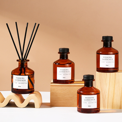 Özelleştirilmiş Cam Şişeler Ev Dekorasyonu Otel Kokusu Reed Difüzör 50ML